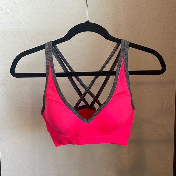 PINK Sports Bra - Picture 1 of 4